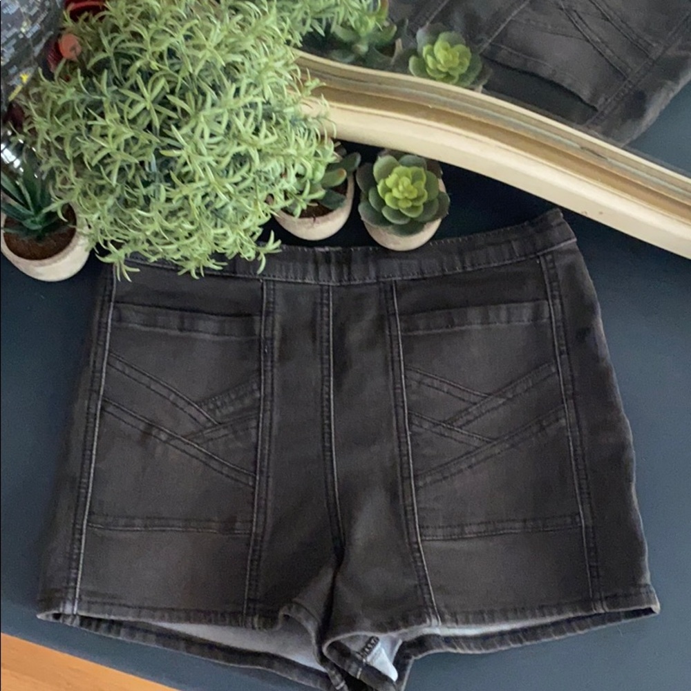 🏆 3/$75 SALE • Free People vintage style high waisted shorts